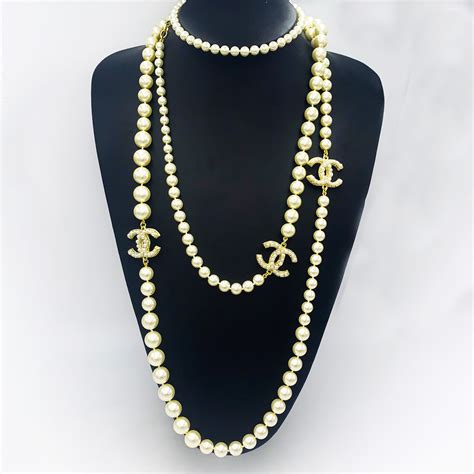 chanel pearl necklaces for women.